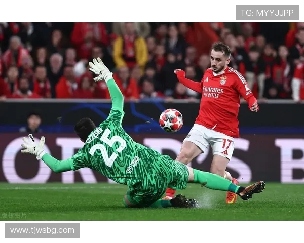 11年曼联与巴萨经典对决回顾球迷心中的永恒对抗与激情 11年曼联与巴萨经典对决回顾球迷心中的永恒对抗与激情