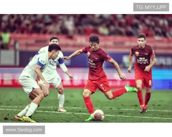 中超焦点战上港迎战人和争夺季后赛名额激烈对决即将上演