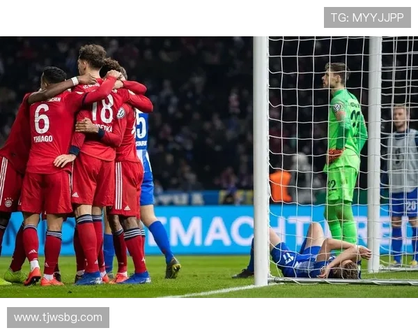 德甲激战柏林赫塔迎战强敌拜仁全力争胜展现球队实力