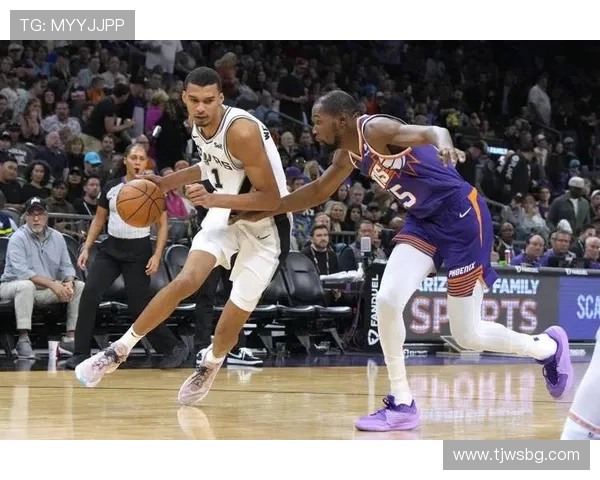 文班亚马新秀赛季表现惊艳场均20分10篮板3盖帽领跑全联盟