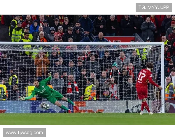 欧冠经典对决回顾巴黎圣日耳曼与利物浦的巅峰对决精彩集锦